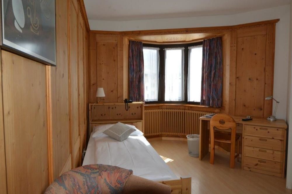 Hotel Terminus Samedan Exteriör bild