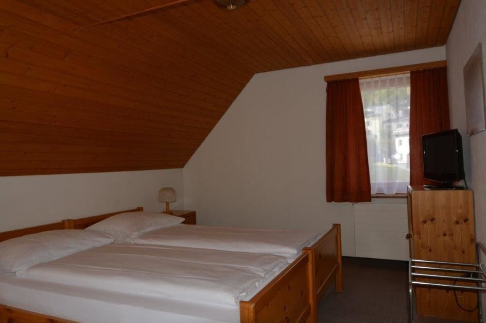 Hotel Terminus Samedan Exteriör bild